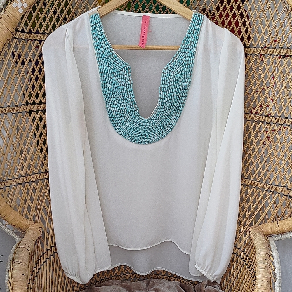 free with purchase🌺 flowy white blouse